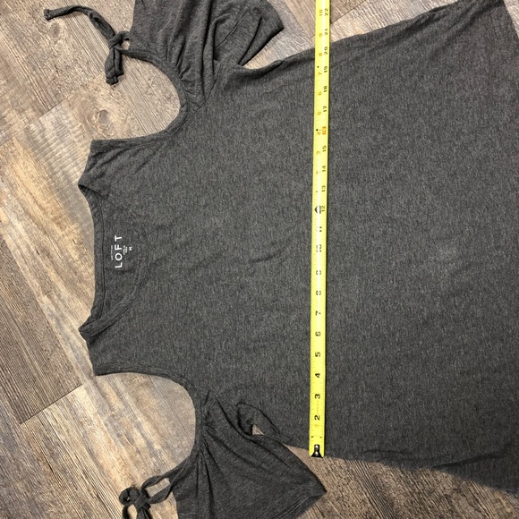 Ann Taylor gray top - Picture 6 of 6